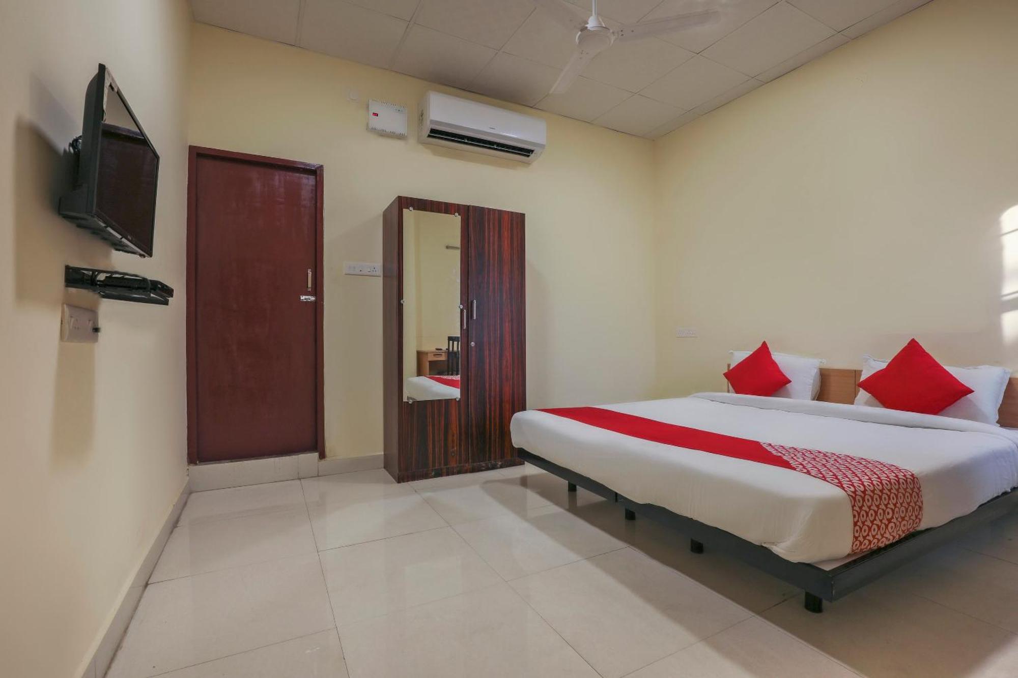 Hotel O Om Sakthi Hotel Pondicherry Exterior photo