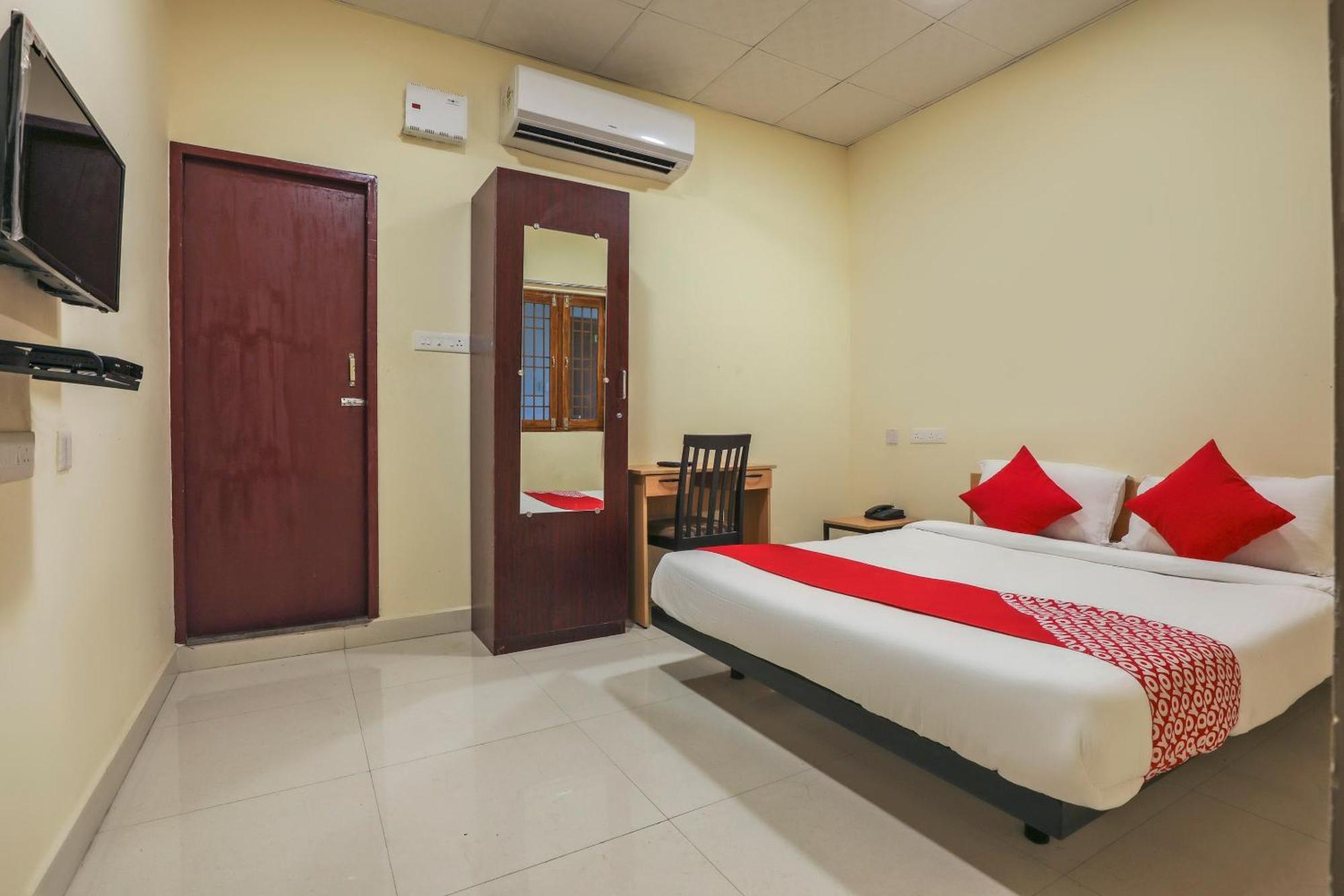Hotel O Om Sakthi Hotel Pondicherry Exterior photo