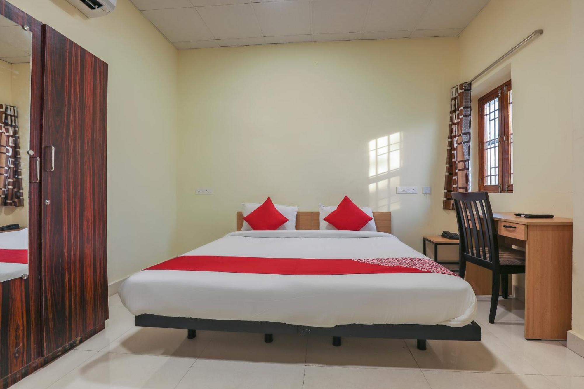 Hotel O Om Sakthi Hotel Pondicherry Exterior photo