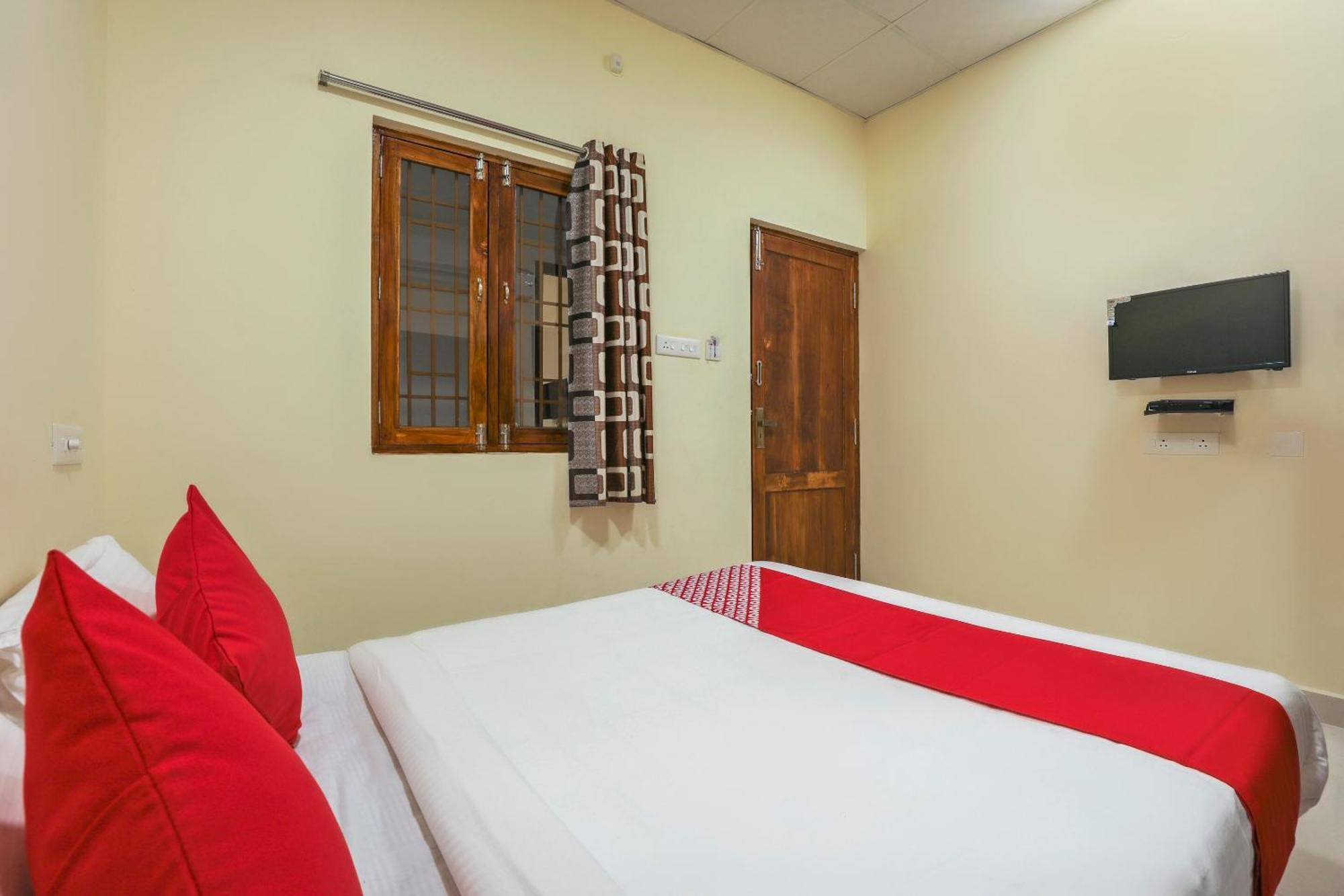 Hotel O Om Sakthi Hotel Pondicherry Exterior photo